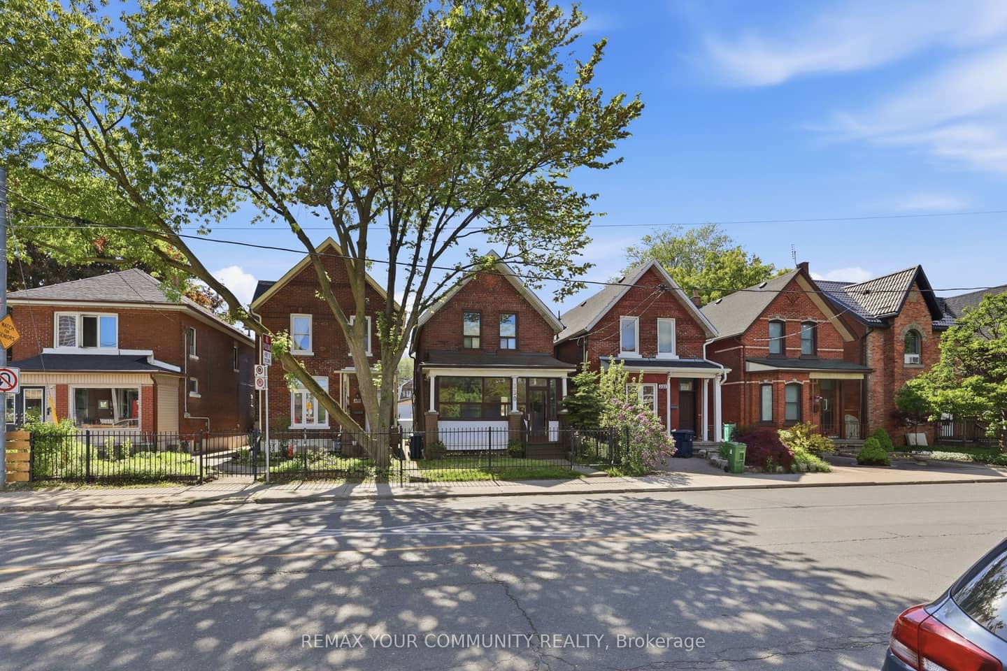 330 Main Street, Toronto, ON M4C 4X7
