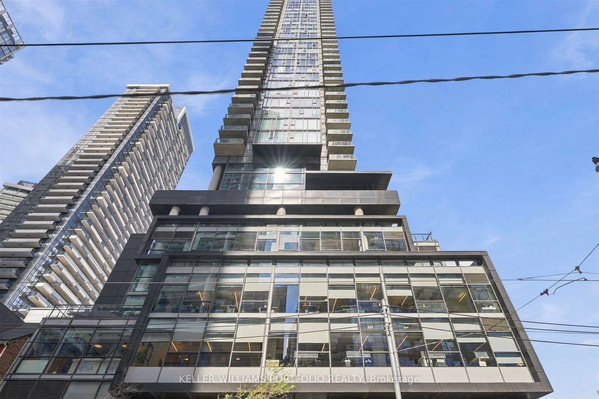 290 Adelaide Street 3001, Toronto, ON M5V 0P3