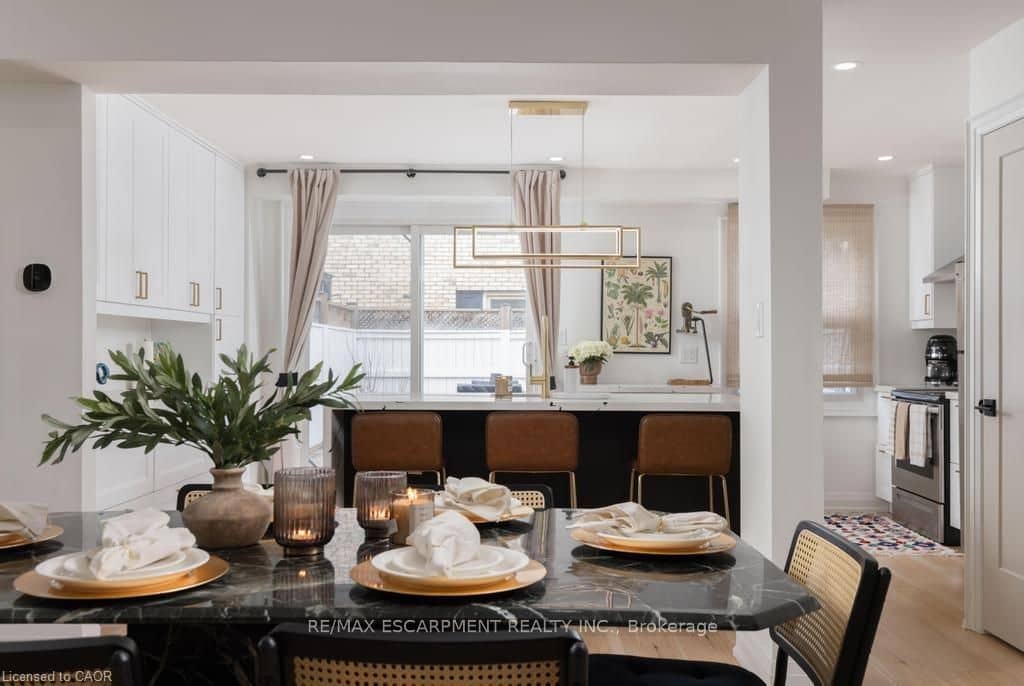 1422 GHENT Avenue, Burlington, ON L7S 1W8