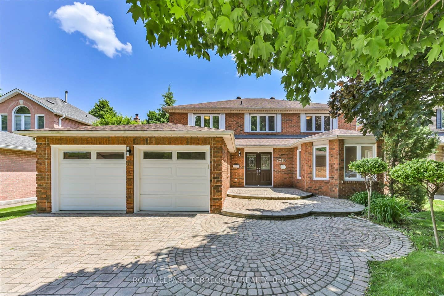 2216 Dunvegan Avenue, Oakville, ON L6J 6P7