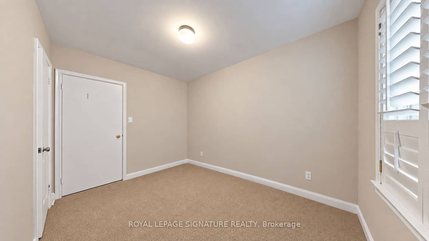 35 Florens Avenue, Toronto, ON M1L 1R7