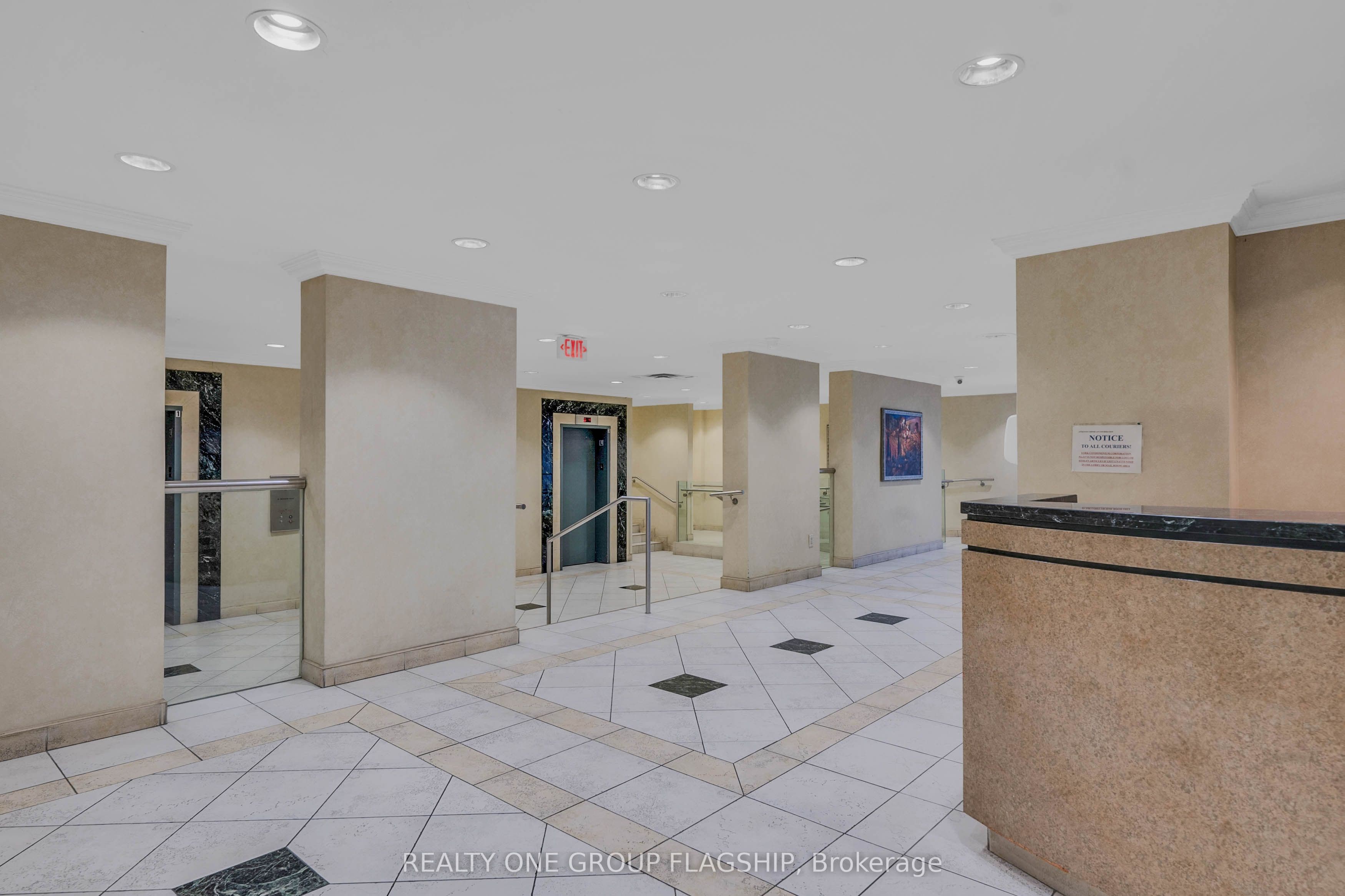 61 Richview Road 1401, Toronto, ON M9A 4M8