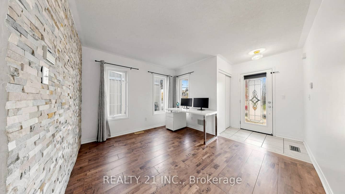 174 Honeyman Drive, Clarington, ON L1C 0J2