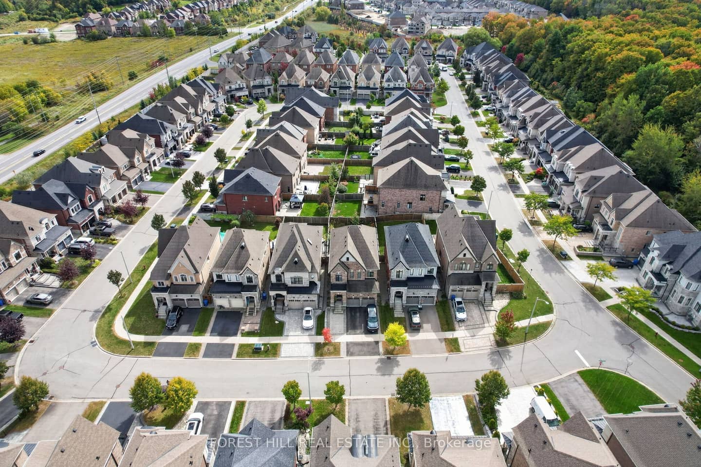 18 Hackwood Crescent, Aurora, ON L4G 0V1