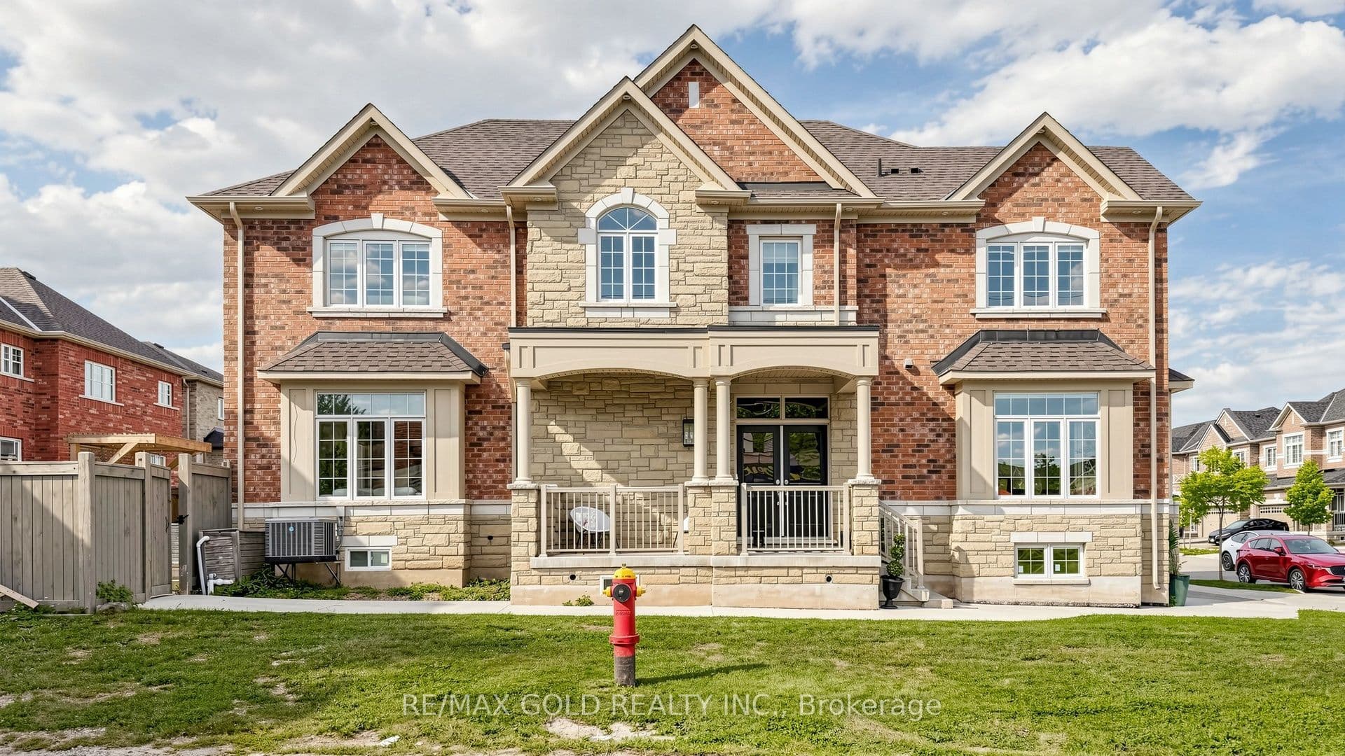 125 Burnhamthorpe Road E, Oakville, ON L6H 3R4