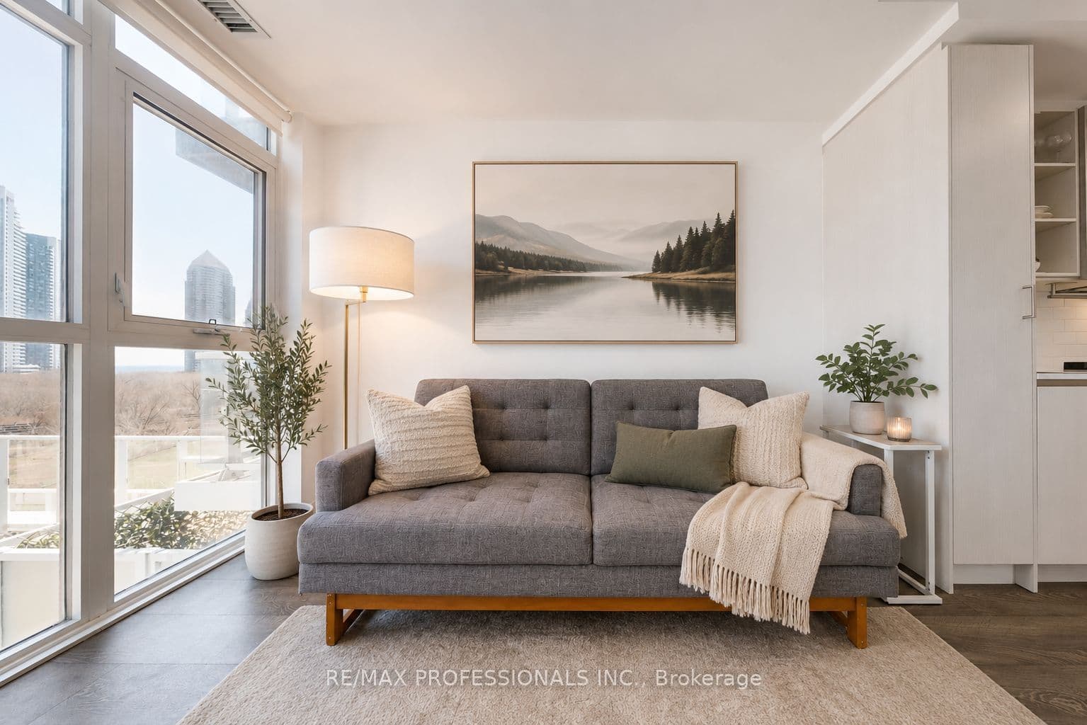 251 Manitoba Street 504, Toronto, ON M8Y 0C7