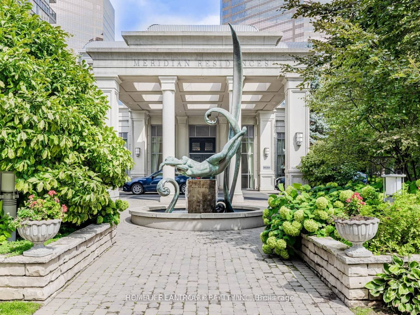 25 Greenview Avenue 315, Toronto, ON M2M 0A5
