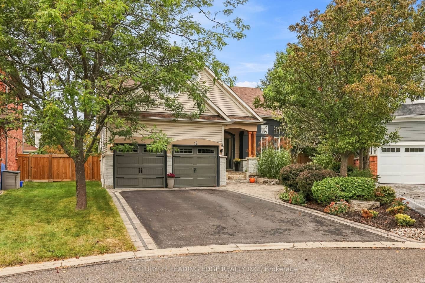12 Coastview Court, Whitby, ON L1N 9N6