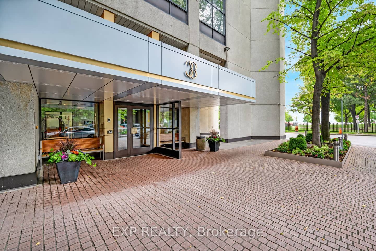 33 Harbour Square 1420, Toronto, ON M5J 2G2