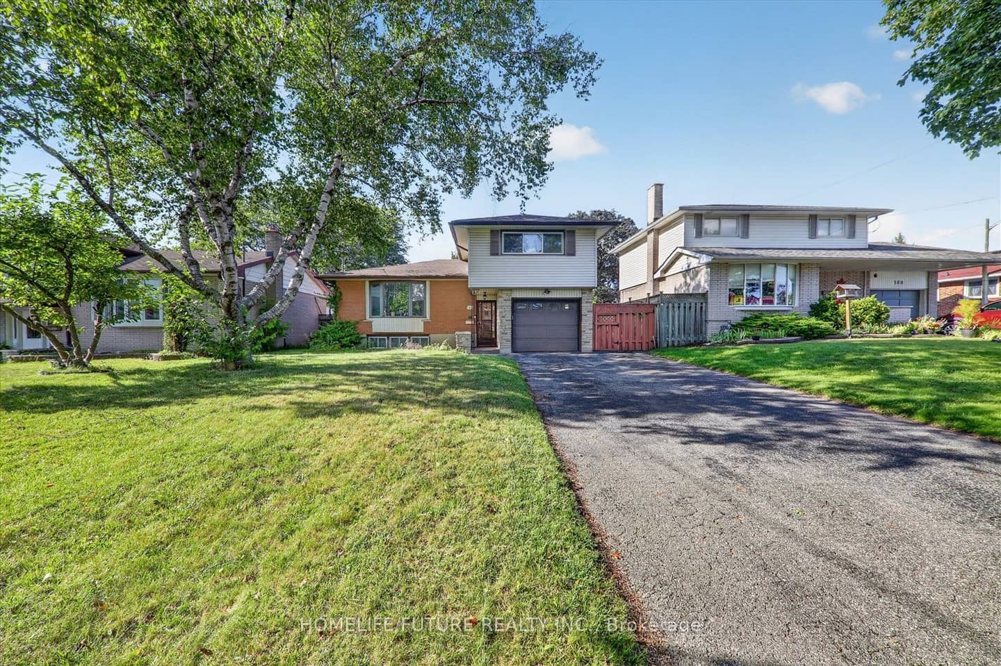 163 Labrador Drive, Oshawa, ON L1H 7E4