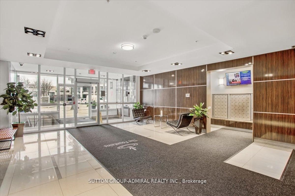 95 North Park Road 204, Vaughan, ON L4J 0J1