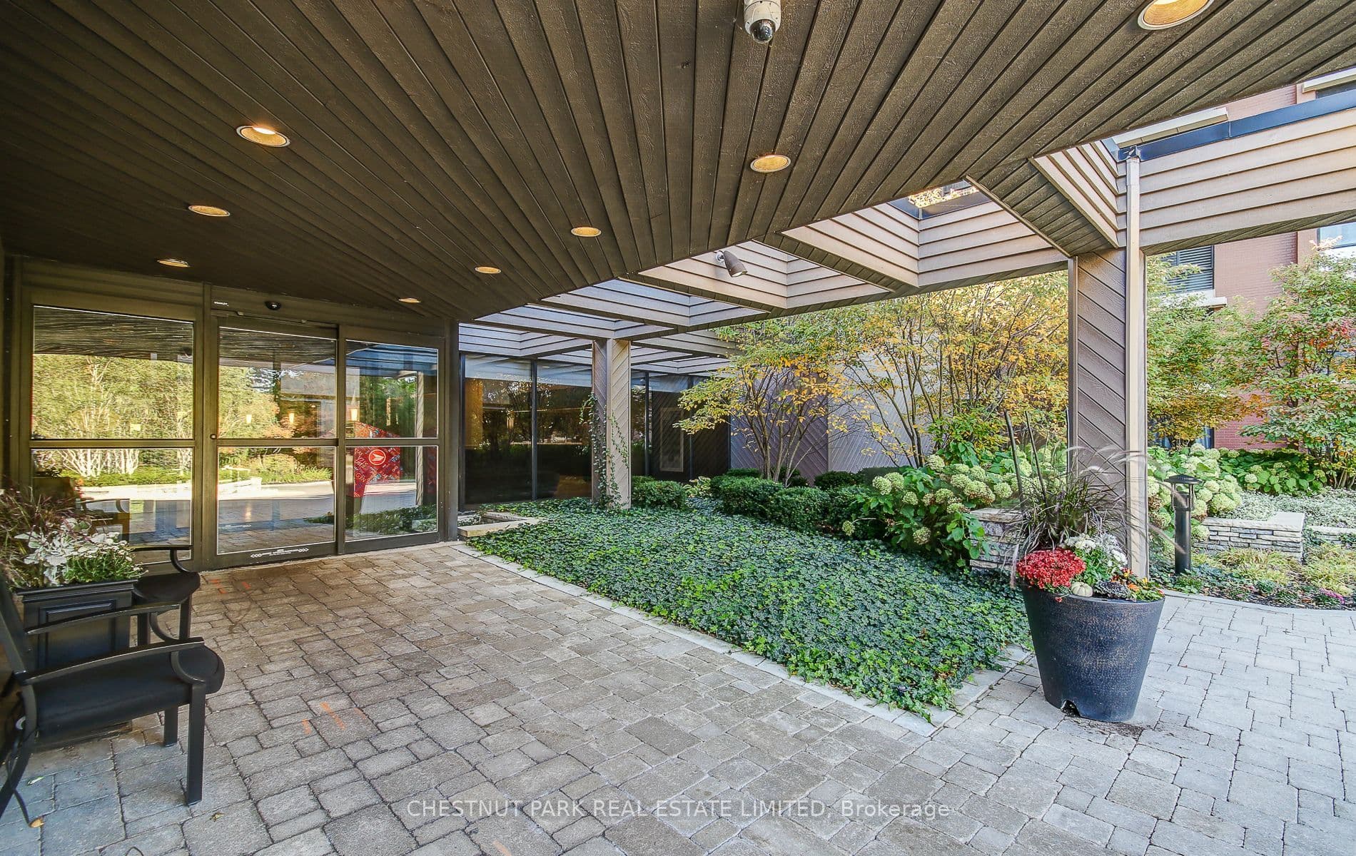 1400 Dixie Road 812, Mississauga, ON L5E 3E1