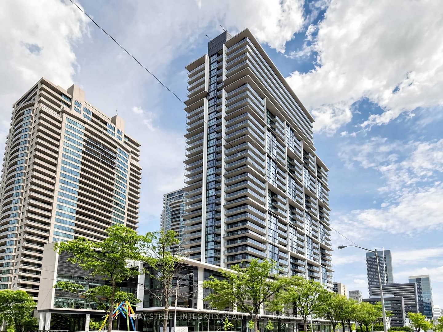 4955 Yonge Street 1616, Toronto, ON M2N 0L8