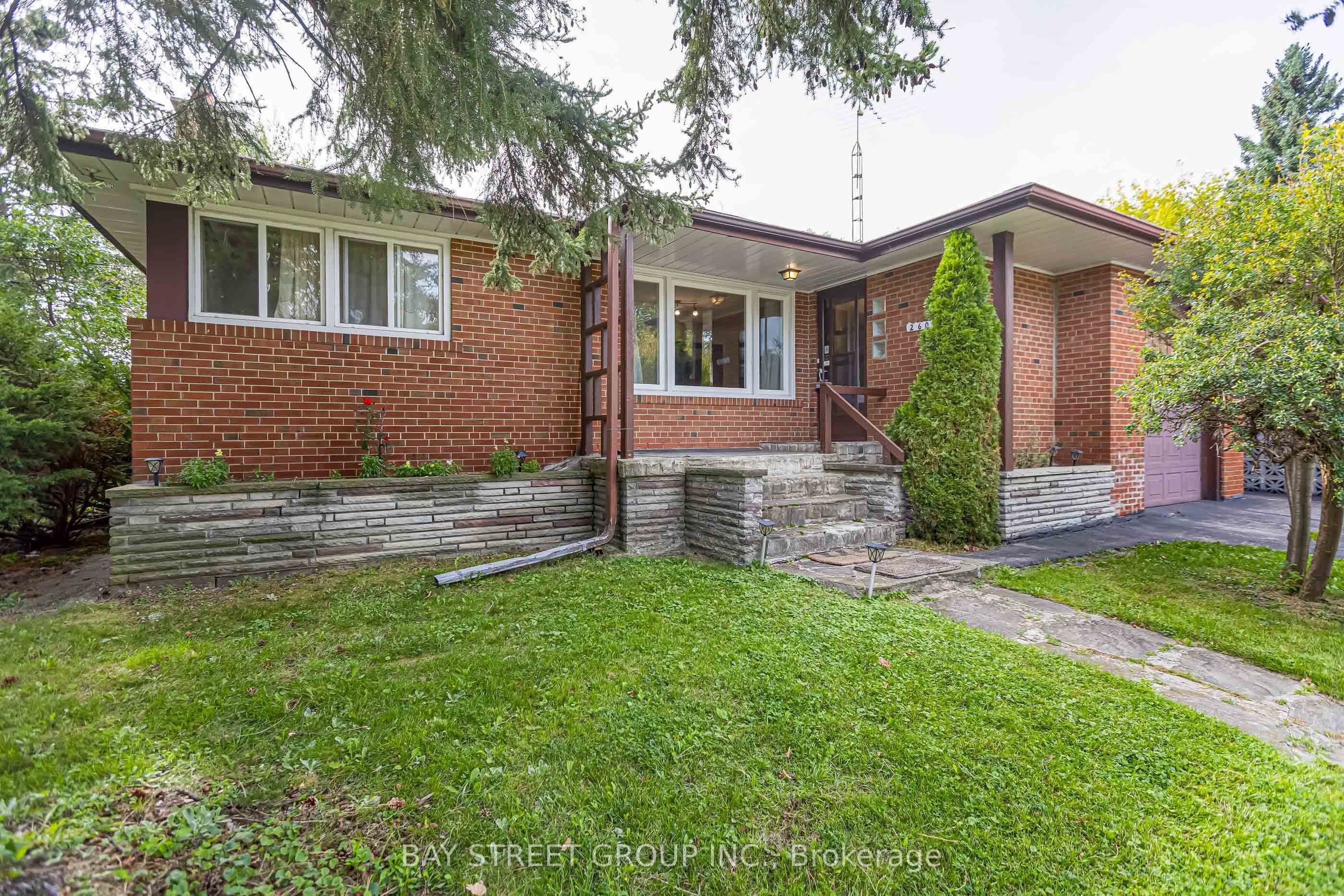 260 Moore Park Avenue, Toronto, ON M2M 1N6