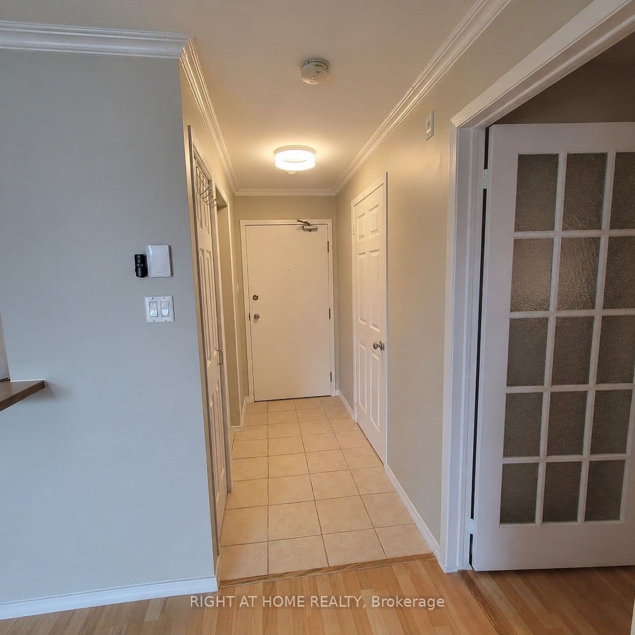 260 Brittany Drive 414, Manor Park - Cardinal Glen and Area, ON K1K 4M2