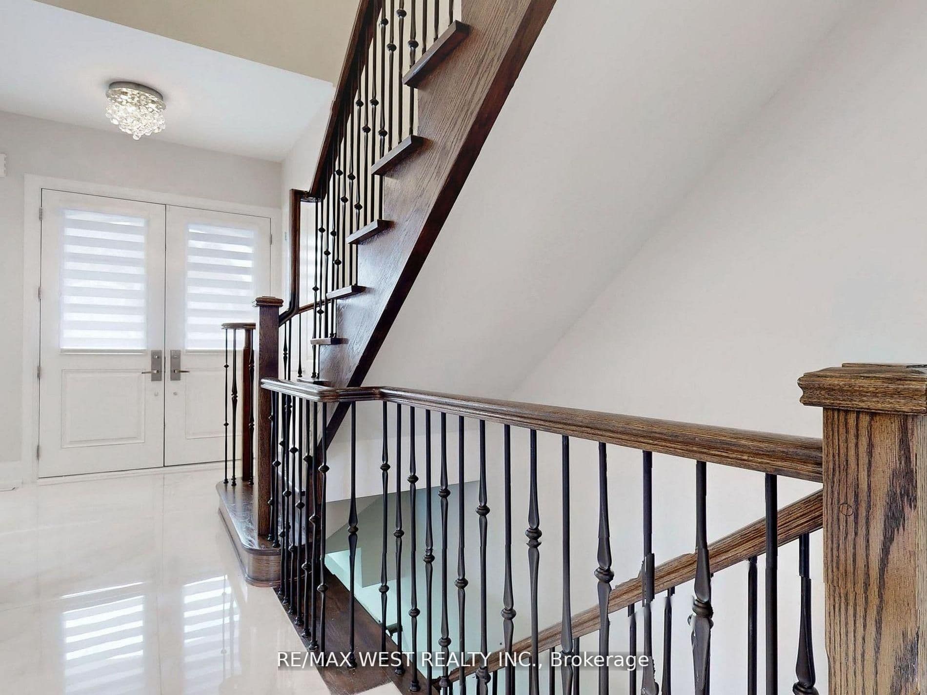 5199 Symphony Court, Mississauga, ON L5M 2M9