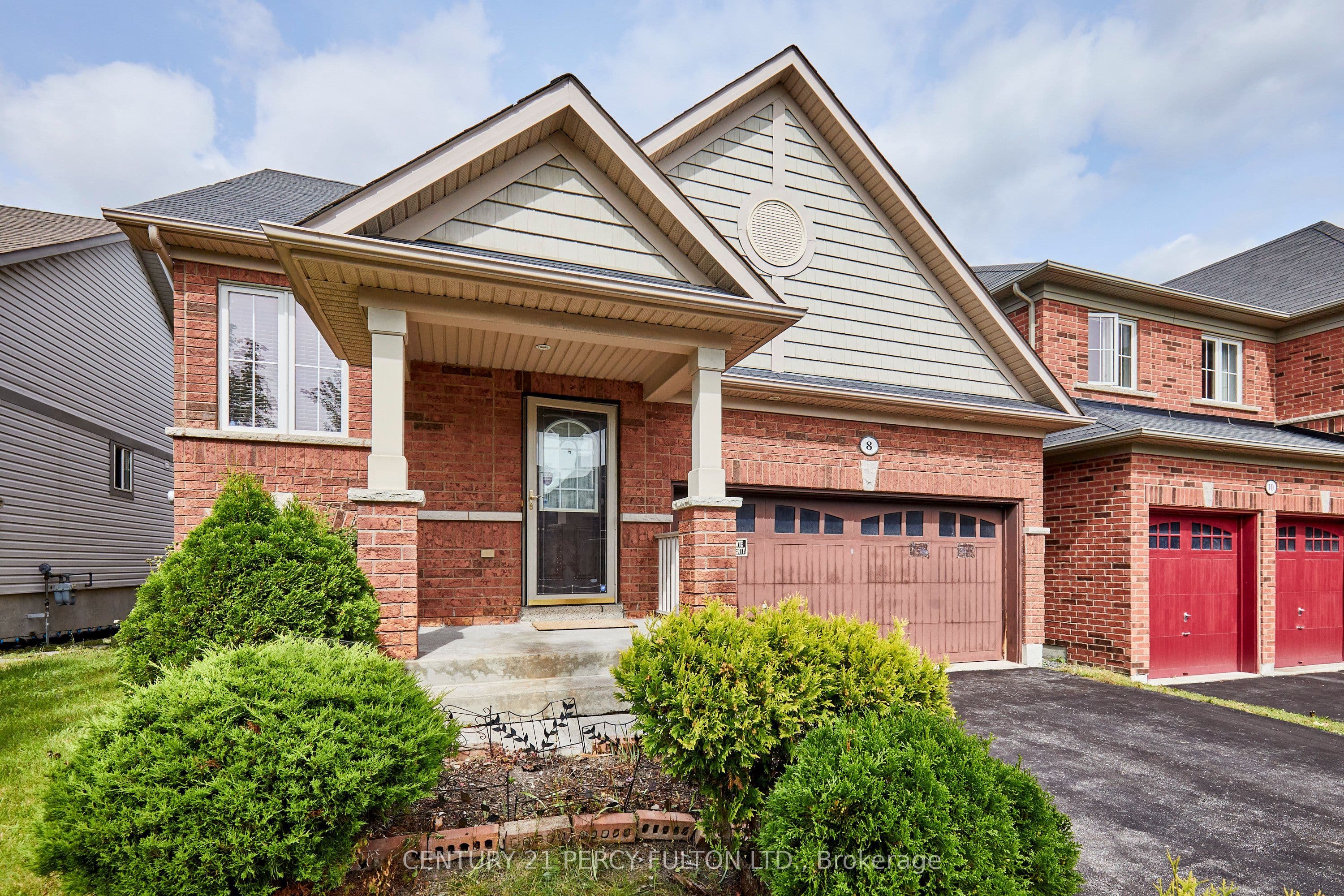 8 Knowles Street, Ajax, ON L1Z 0J5
