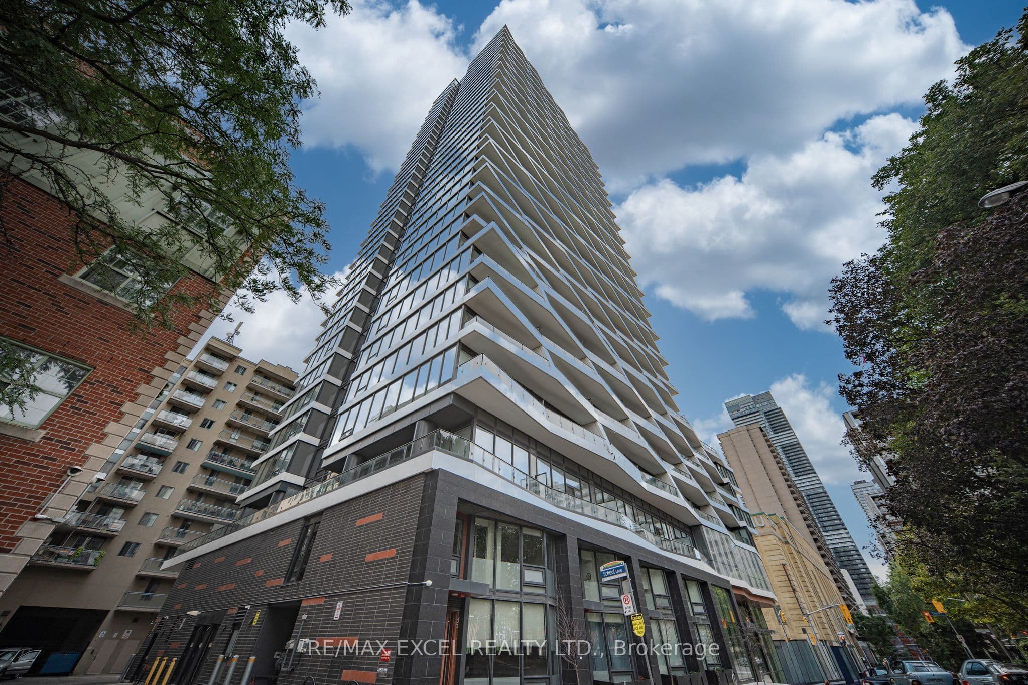85 Wood Street 3203, Toronto, ON M4Y 0E8