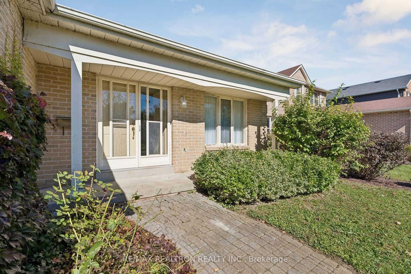 87 Peevers Crescent, Newmarket, ON L3Y 7T2