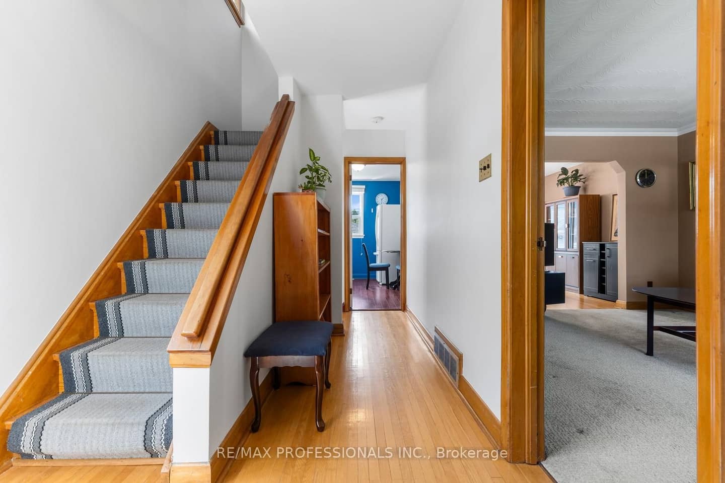 122 Treeview Drive, Toronto, ON M8W 4C3