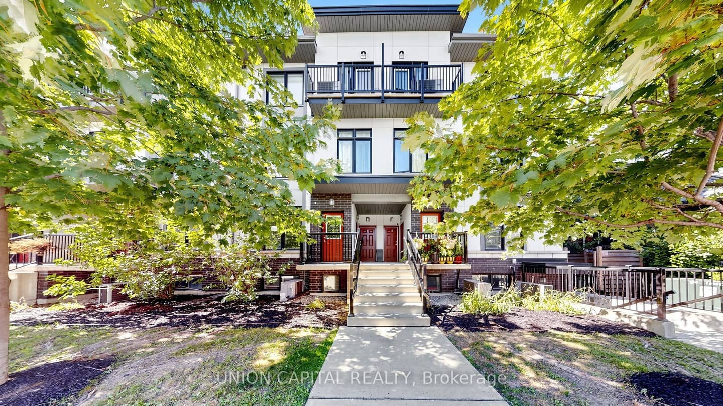 6 Bicknell Avenue 9, Toronto, ON M6M 4G4