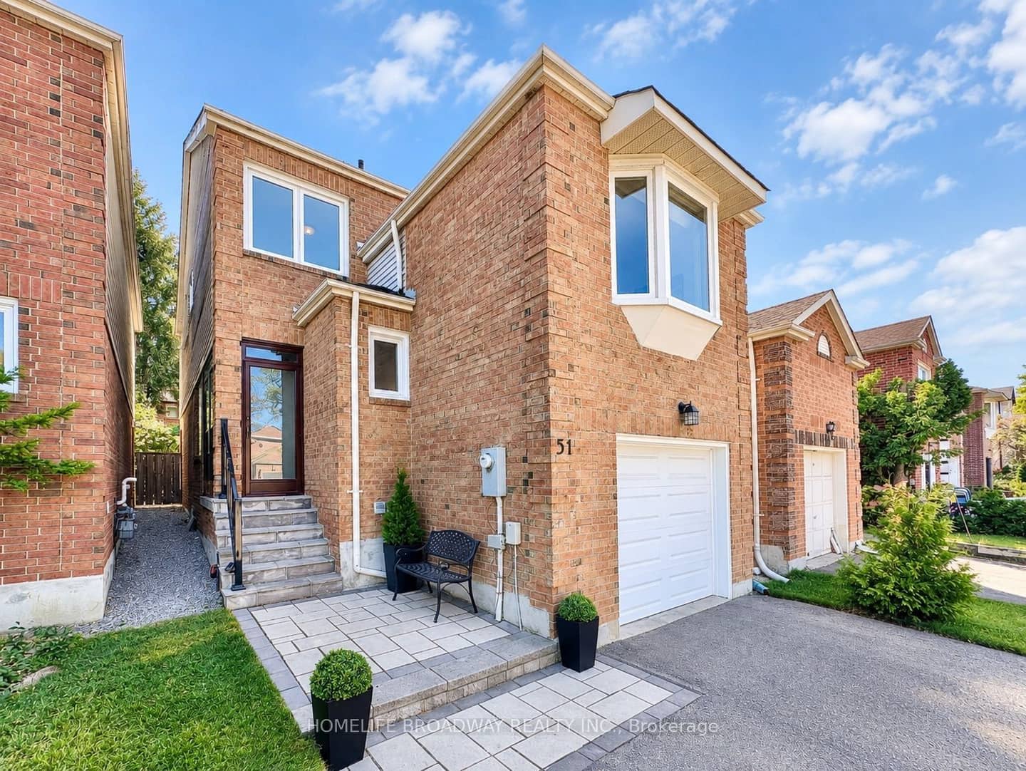 51 Jonathan Gate, Vaughan, ON L4J 5K4