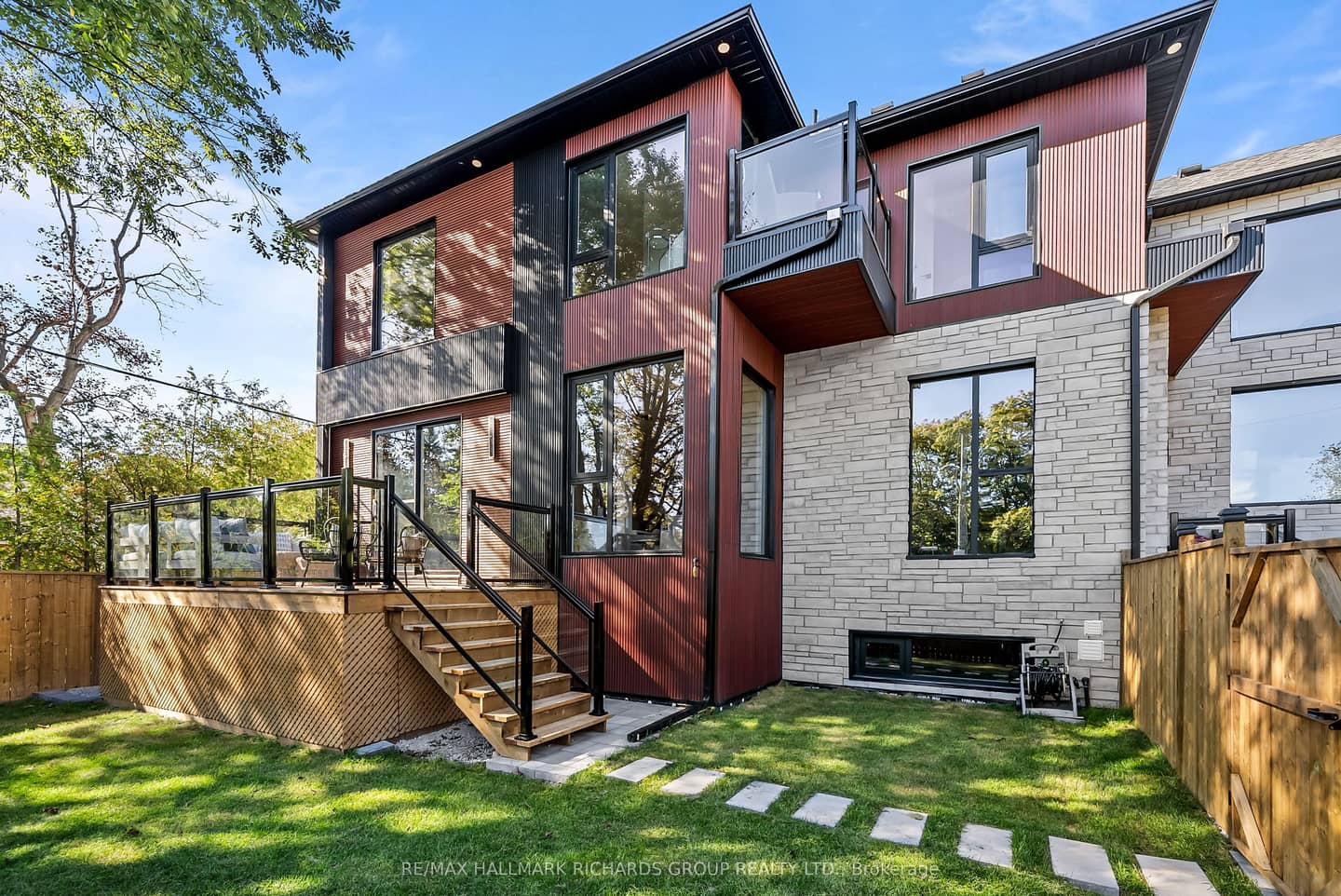 44 Sunnypoint Crescent, Toronto, ON M1M 1B9
