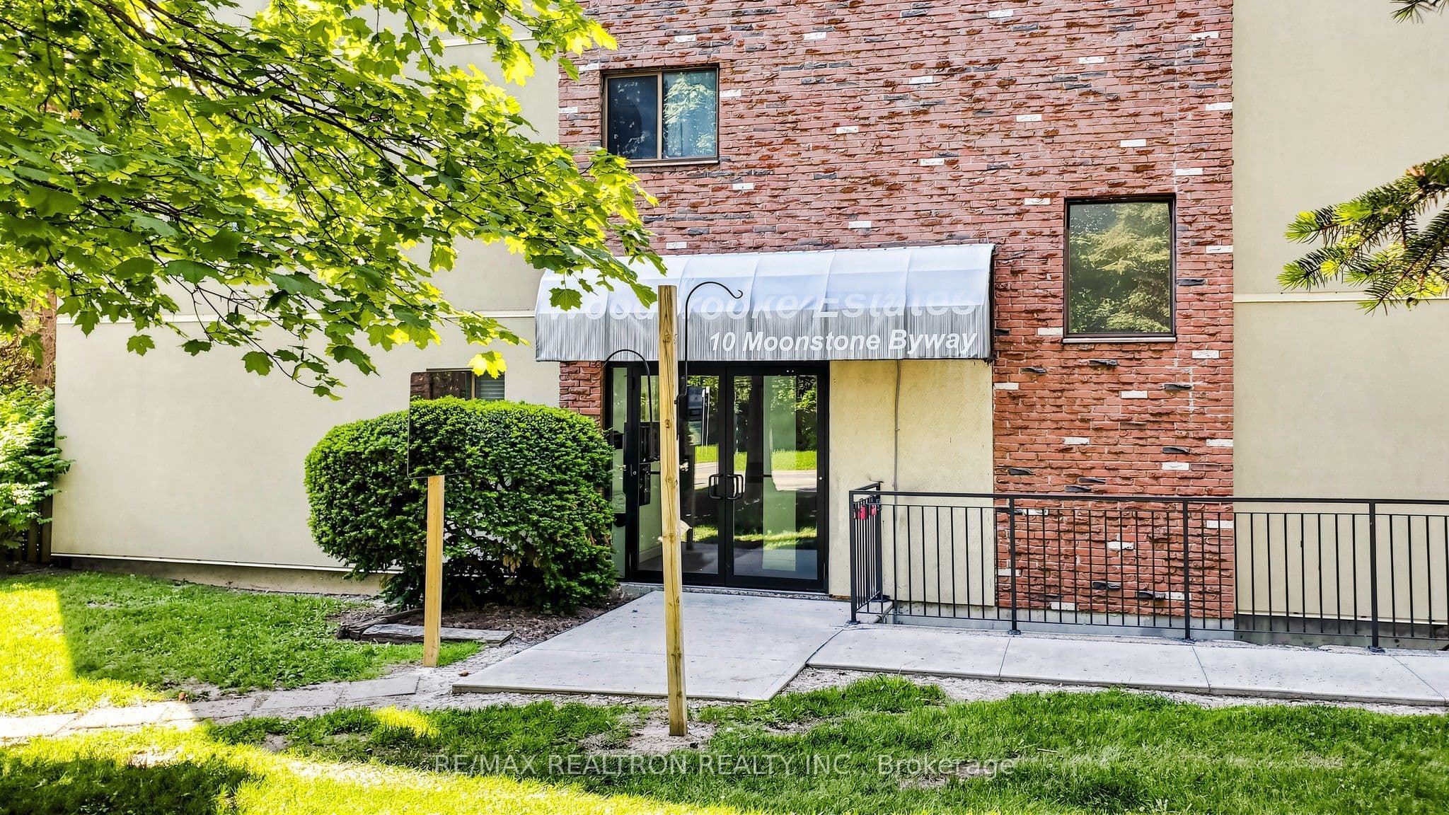 10 Moonstone Byway 151, Toronto, ON M2H 3J3
