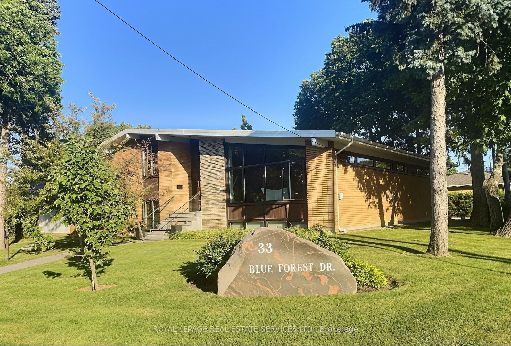 33 Blue Forest Drive, Toronto, ON M3H 4W4