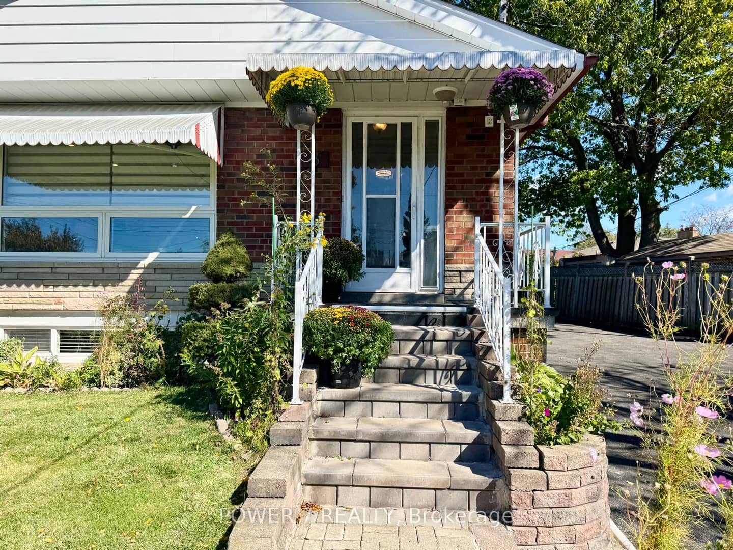3 Brantwood Drive, Toronto, ON M1H 2G5