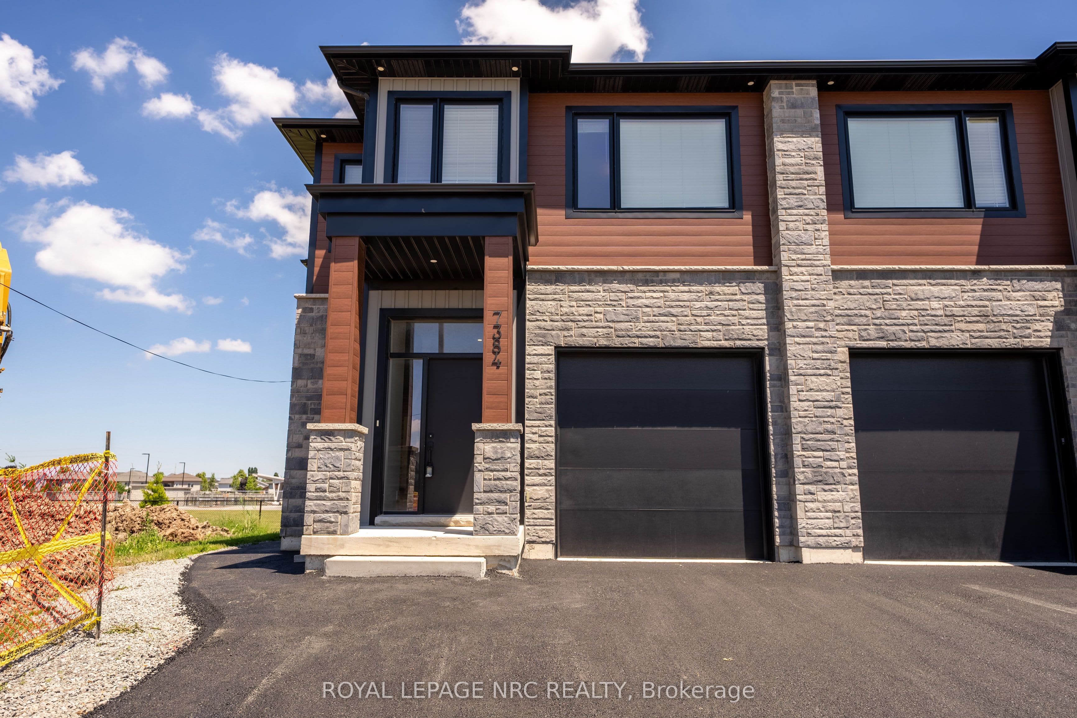 7384 Splendour Drive, Niagara Falls, ON L2H 3V8