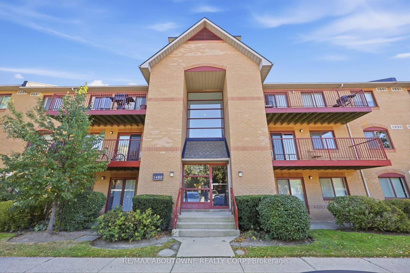 1480 Pilgrims Way 1611, Oakville, ON L6M 3G7