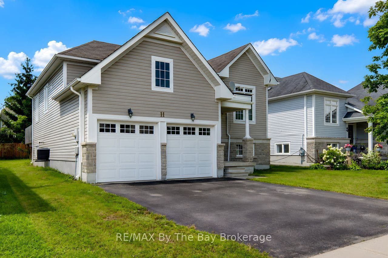 11 Grand Poplar Lane, Wasaga Beach, ON L9Z 0C7