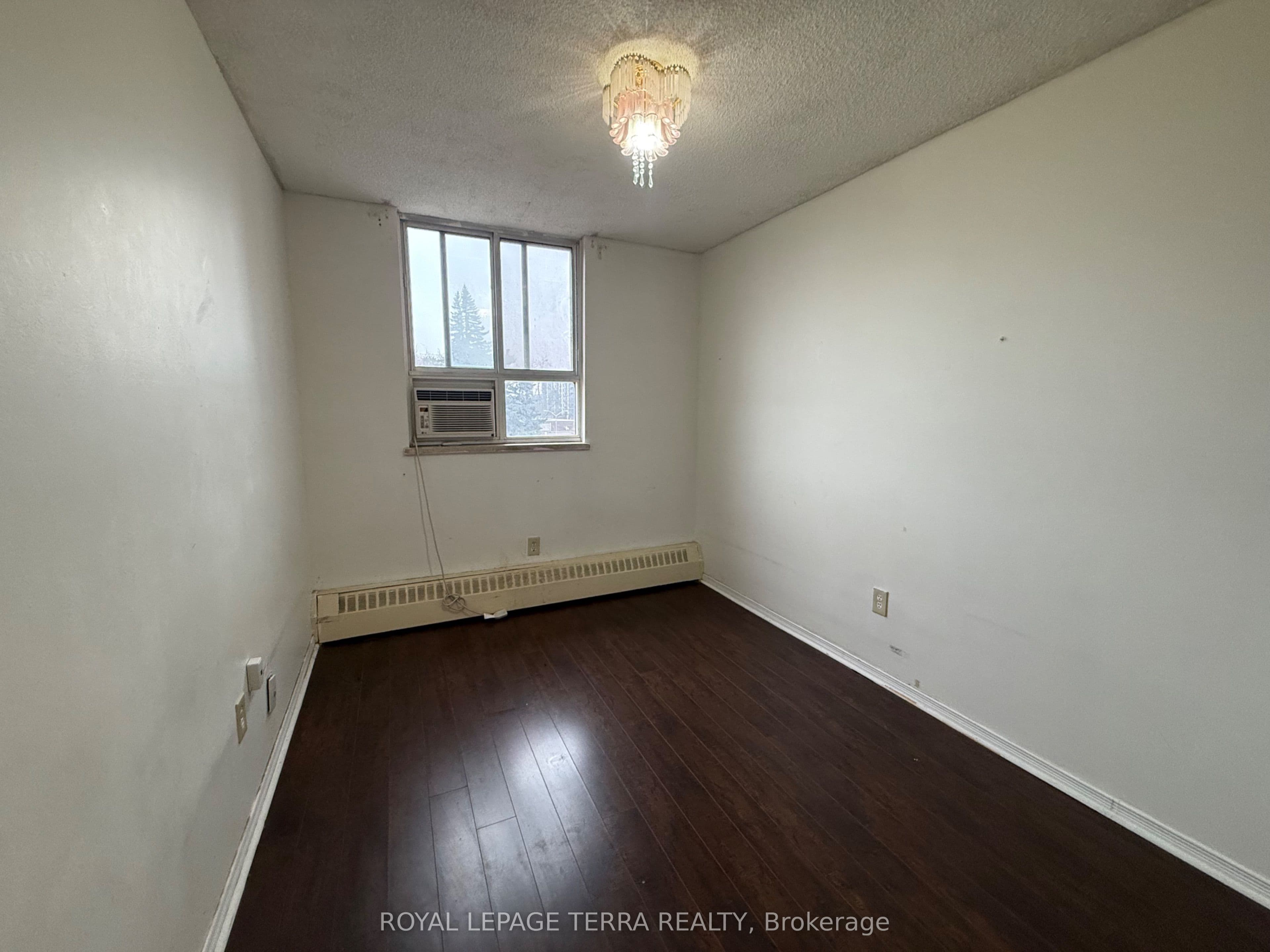 1615 Bloor Street E 305, Mississauga, ON L4X 1S2