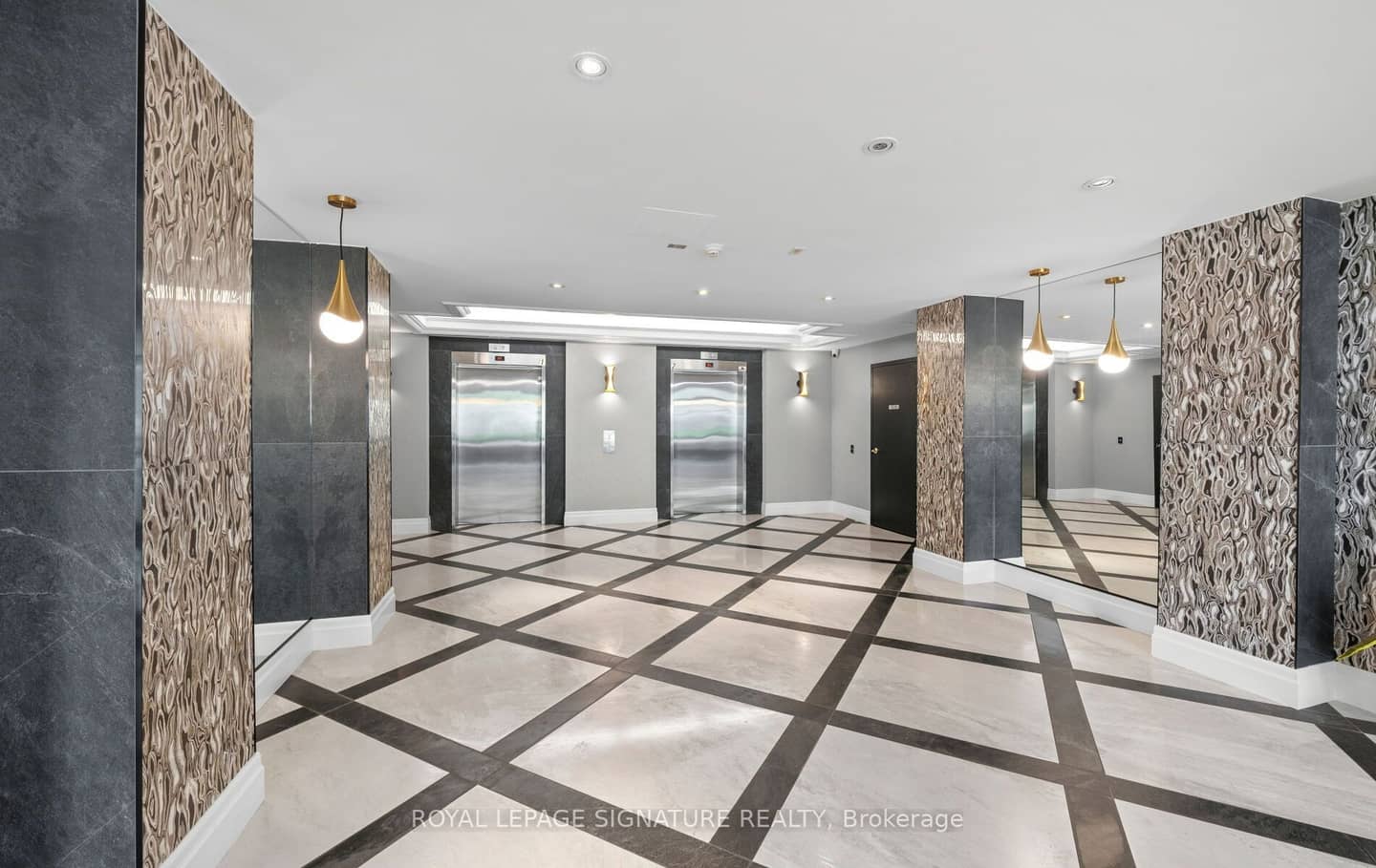 175 Cedar Avenue 202, Richmond Hill, ON L4C 9V3