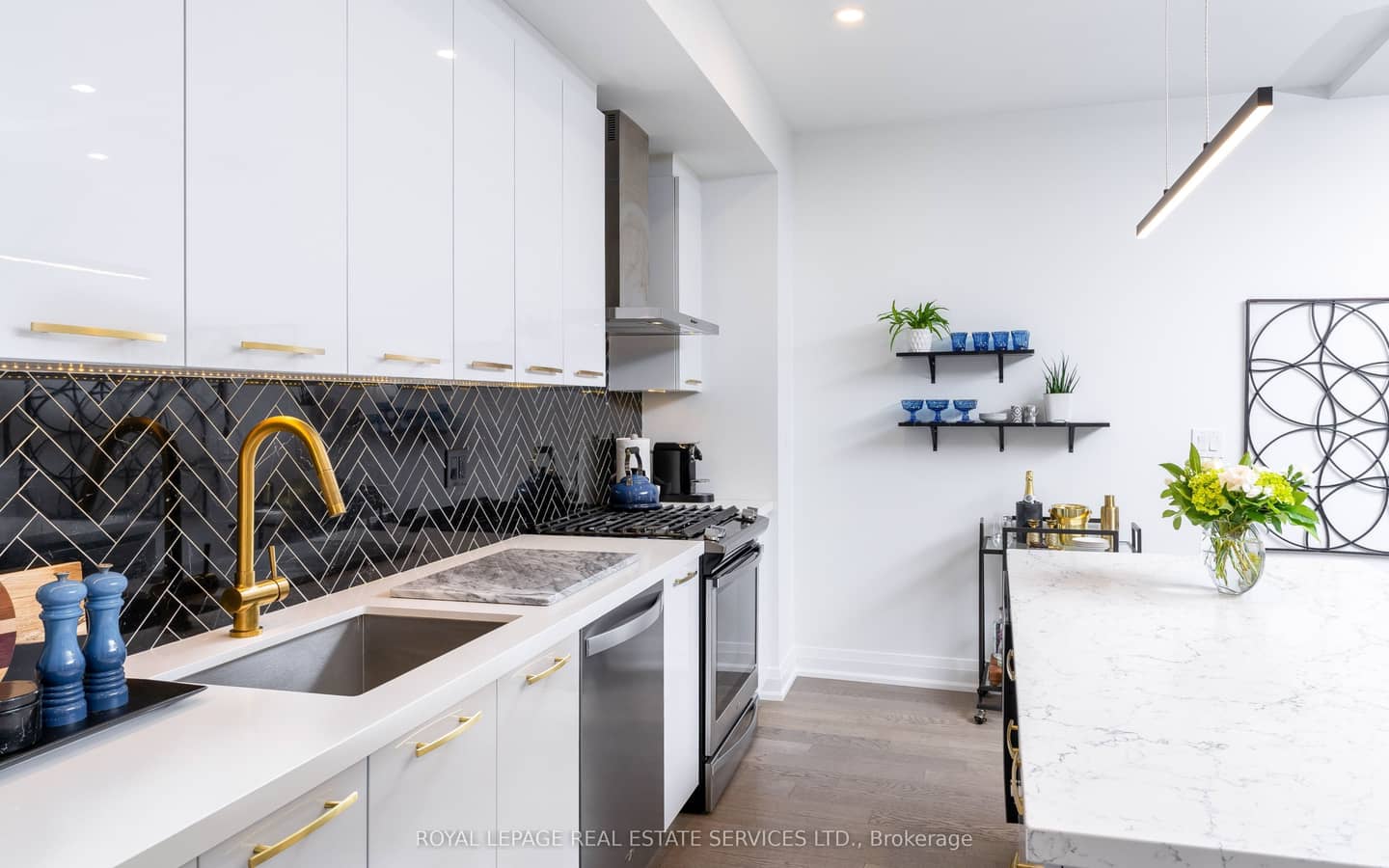 169 Jones Avenue 2, Toronto, ON M4M 3A2