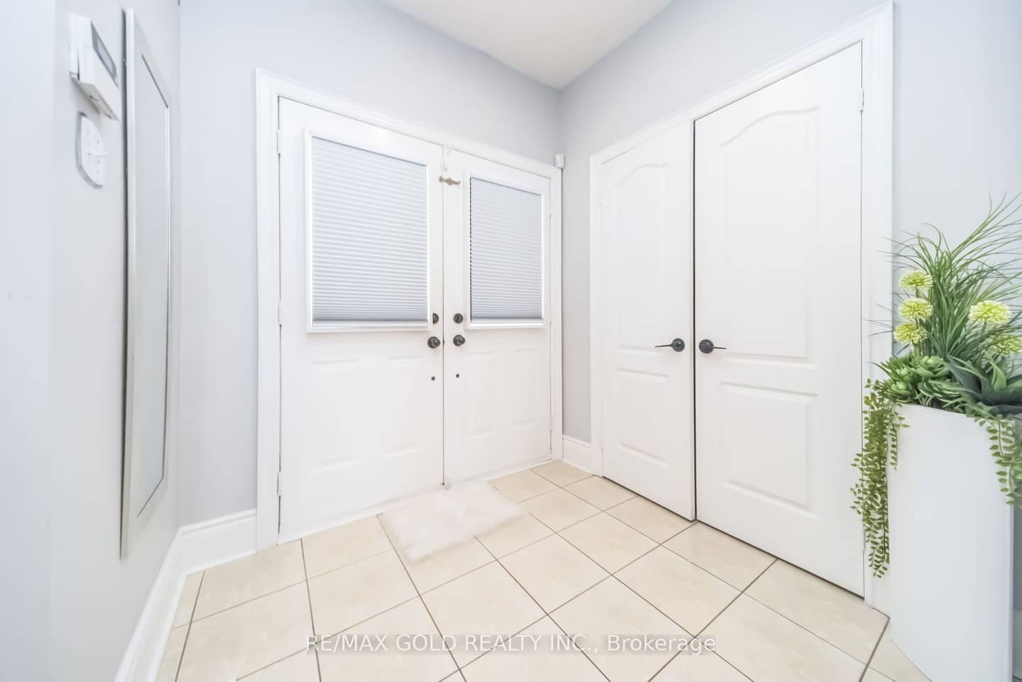 15 Newark Way, Brampton, ON L7A 2V1