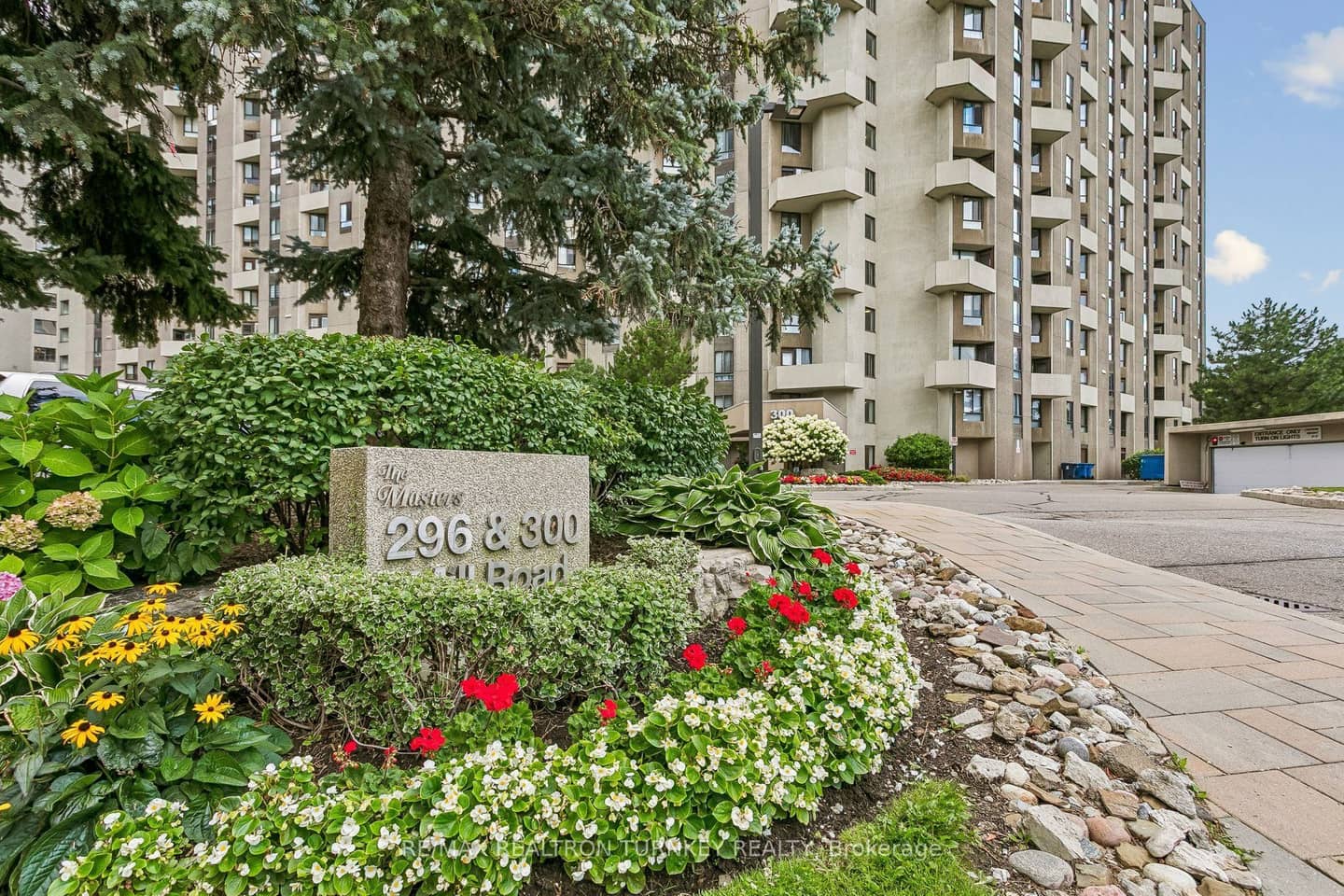 296 Mill Road A12, Toronto, ON M9C 4X8