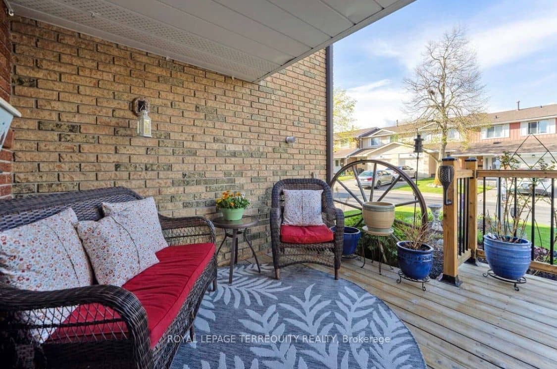 72 Carisbrooke Court, Brampton, ON L6S 3K1