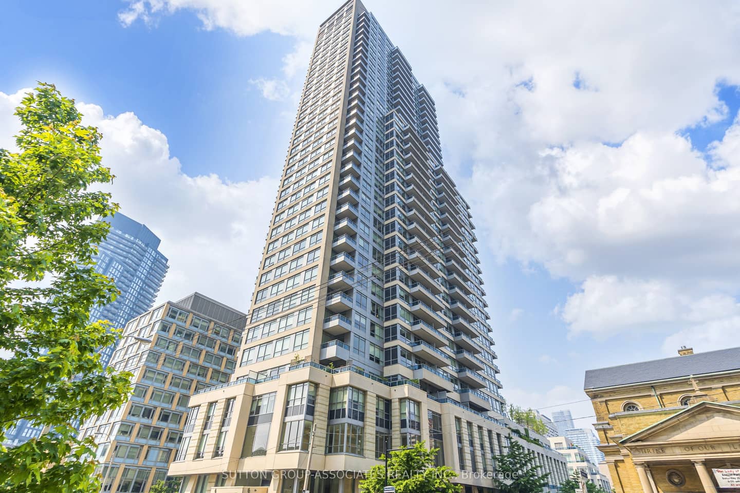 500 Sherbourne Street 703, Toronto, ON M4X 1L1