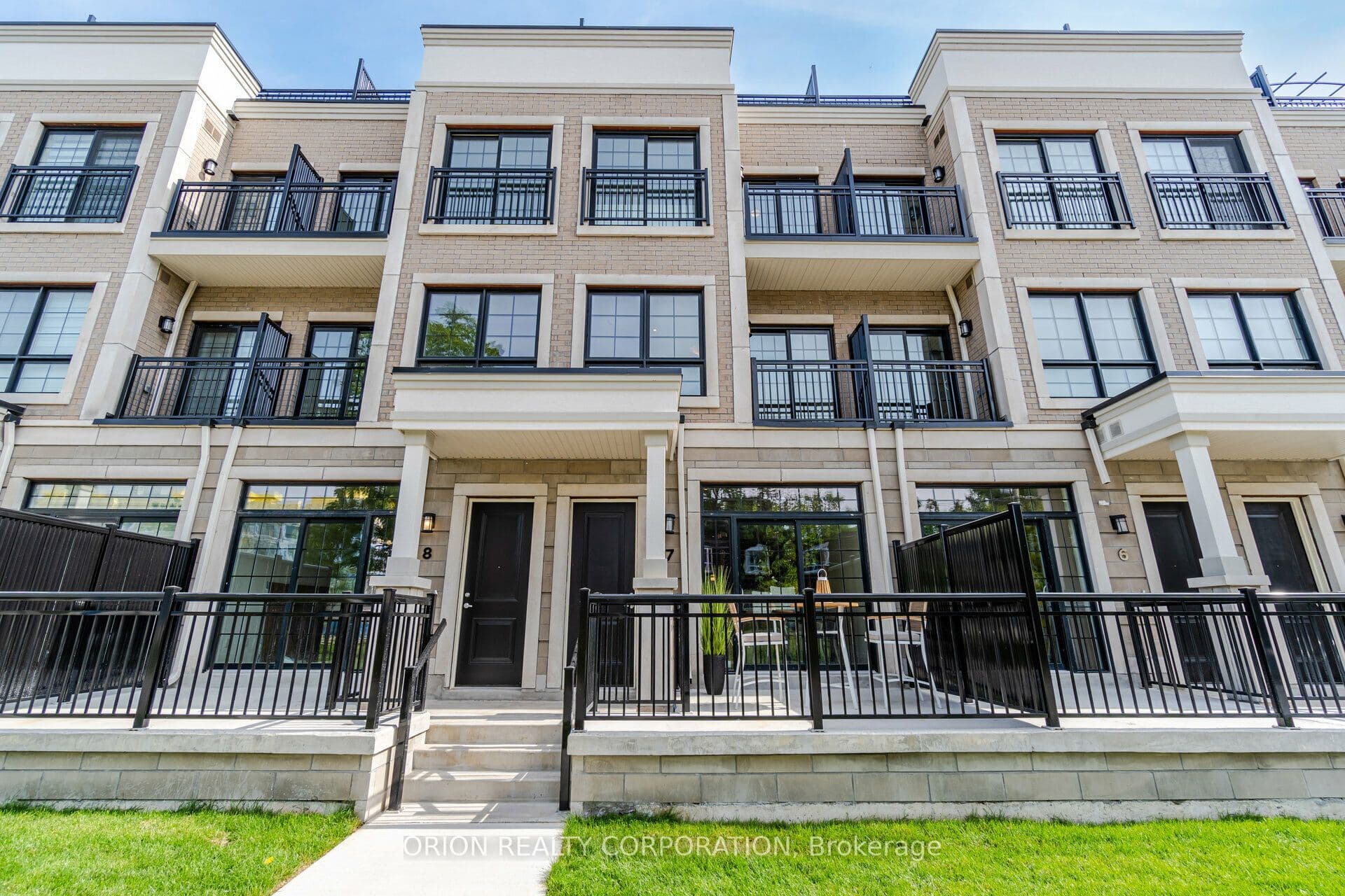 95 Brookfield Road 8, Oakville, ON L6K 2Y8