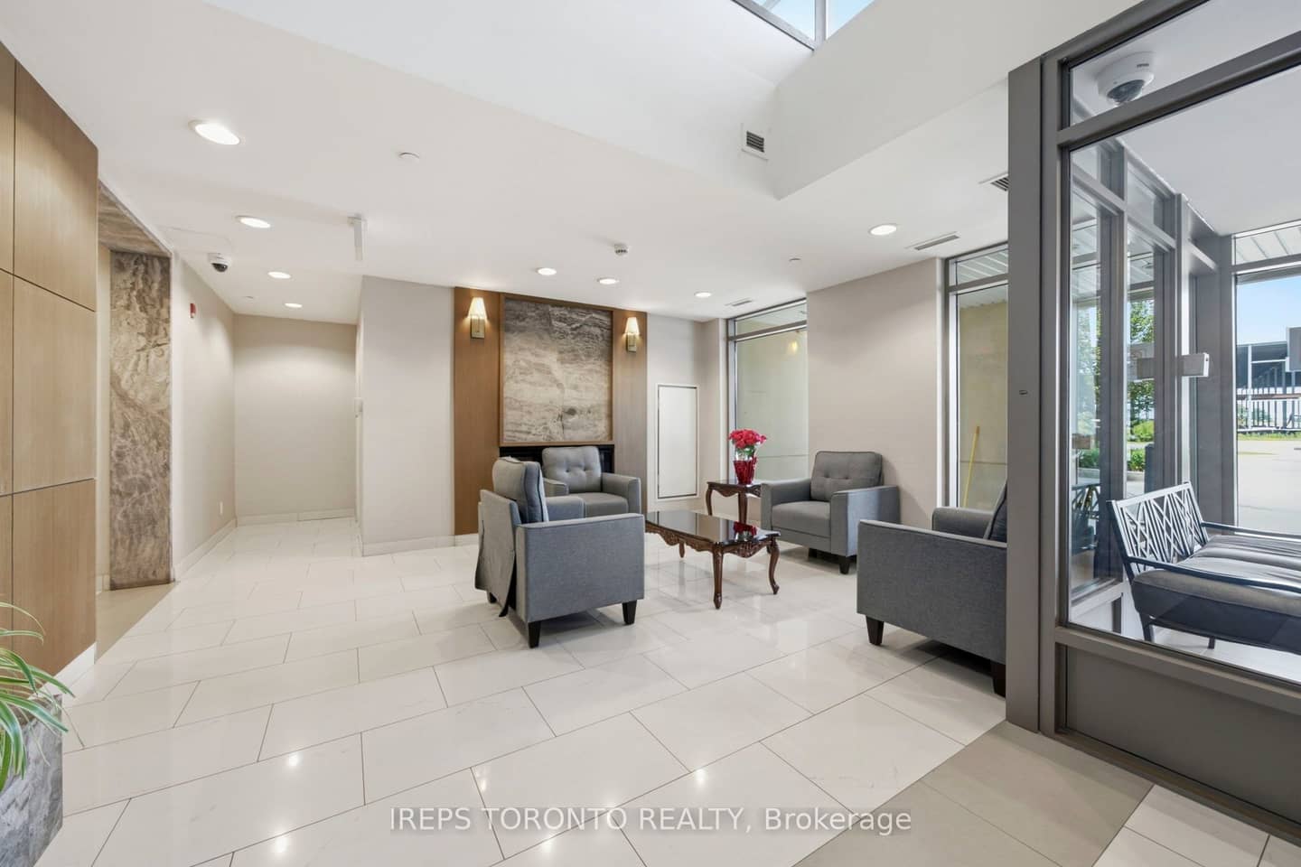 75 Norman Bethune Avenue 209, Richmond Hill, ON L4B 0B6