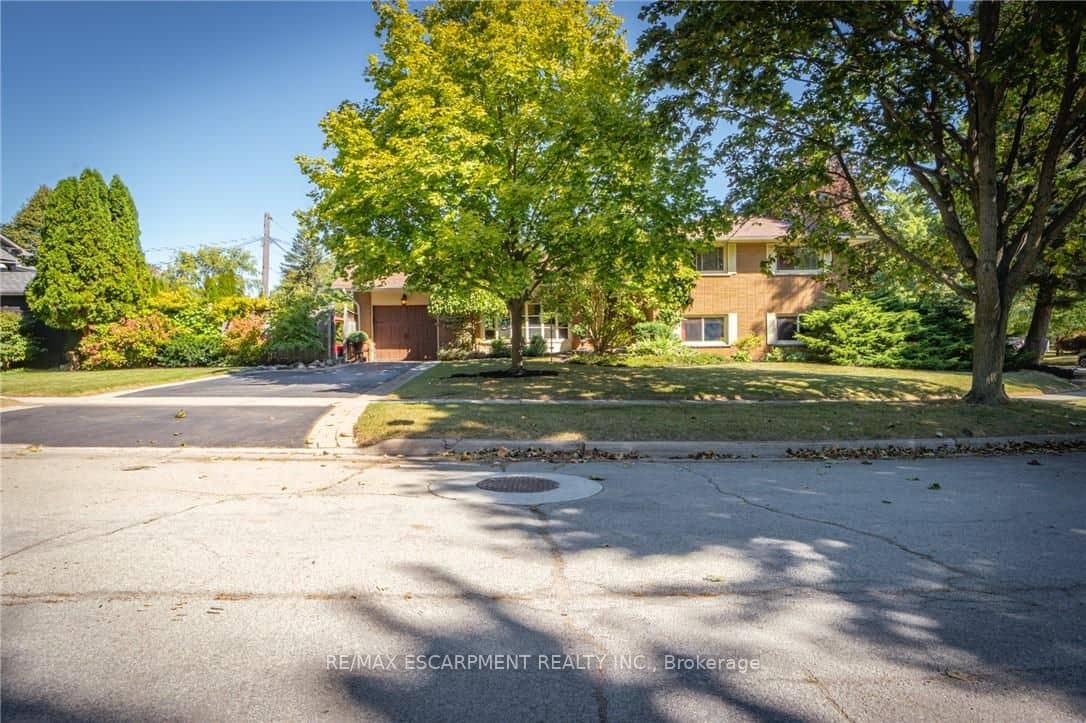 517 Rosedale Crescent, Burlington, ON L7N 2S7