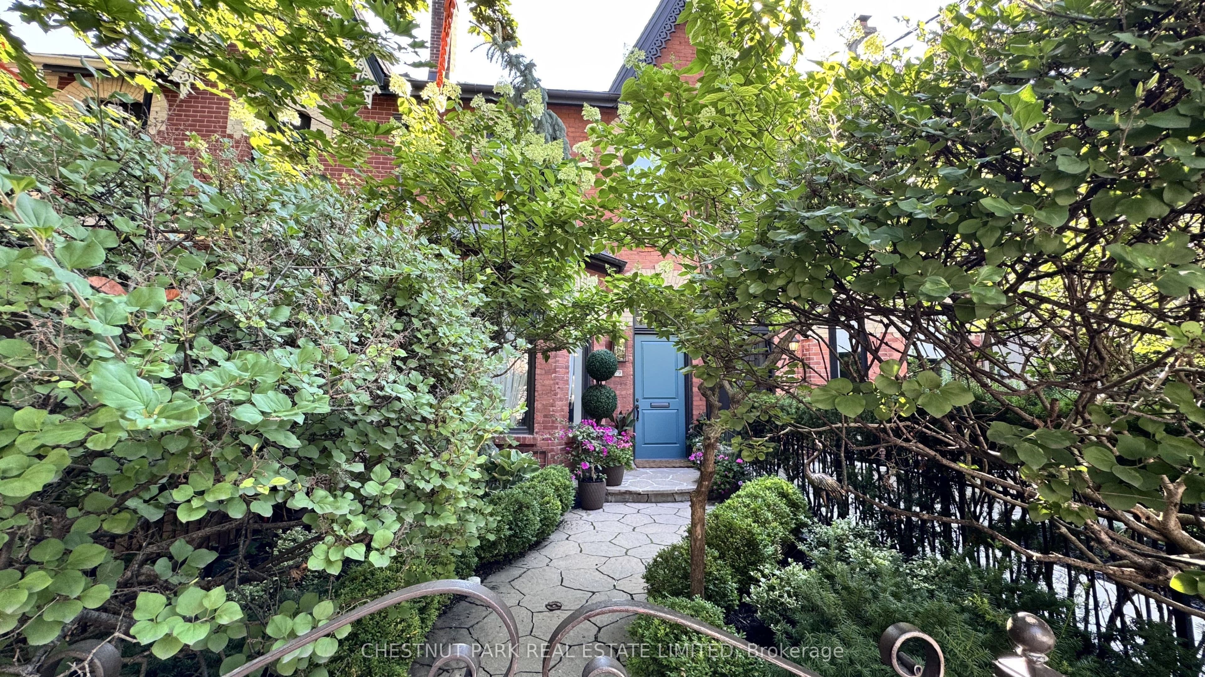 79 Hazelton Avenue, Toronto, ON M5R 2E3