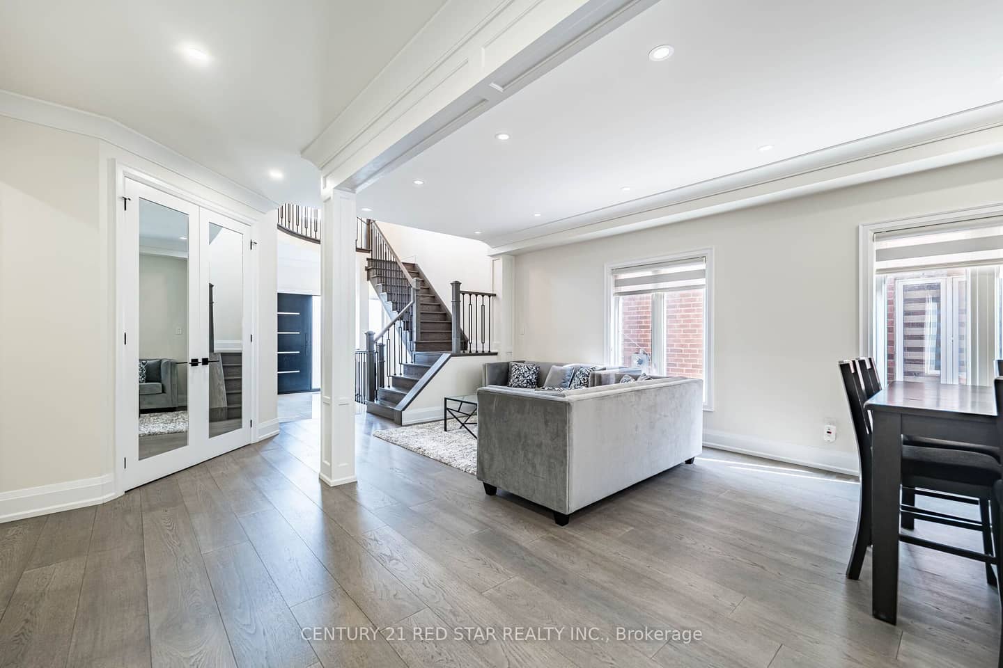 396 Derrydale Drive, Mississauga, ON L5W 0E1