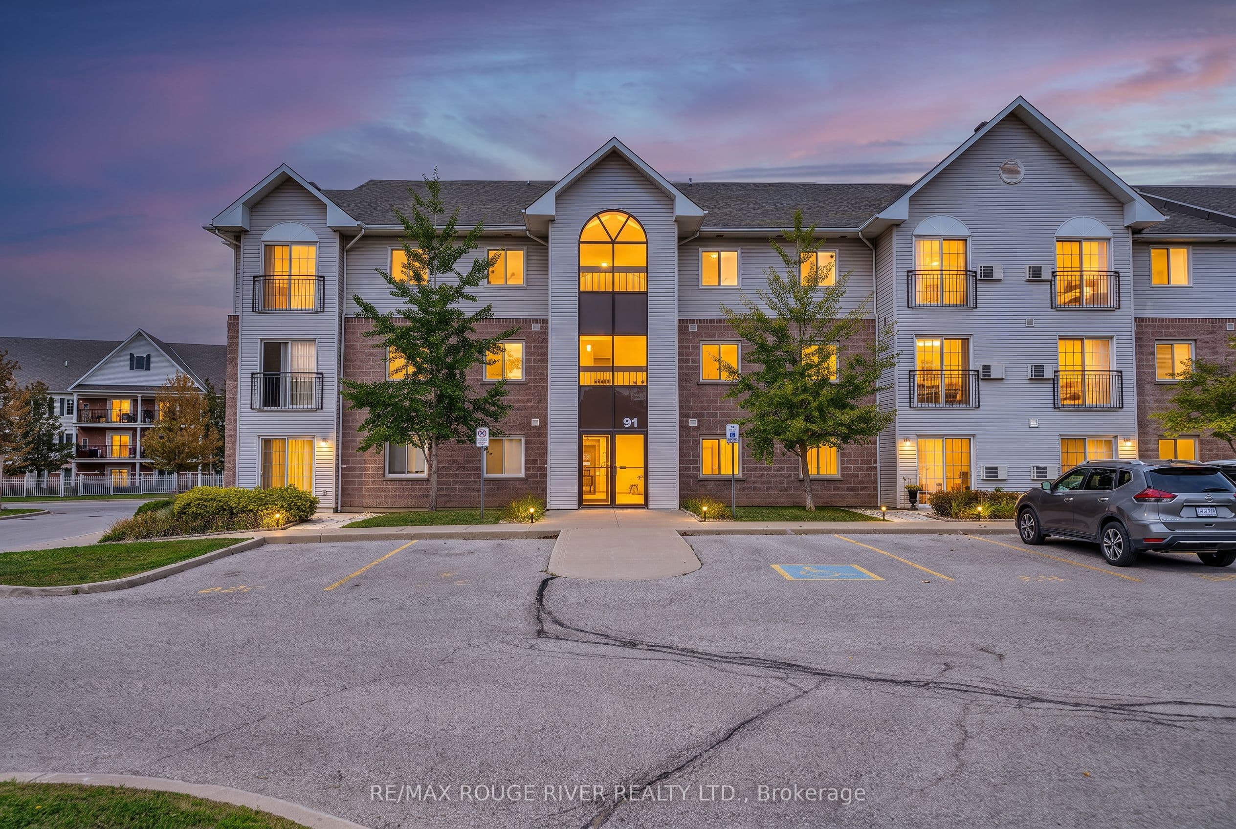 91 Aspen Springs Drive 210, Clarington, ON L1C 5J9