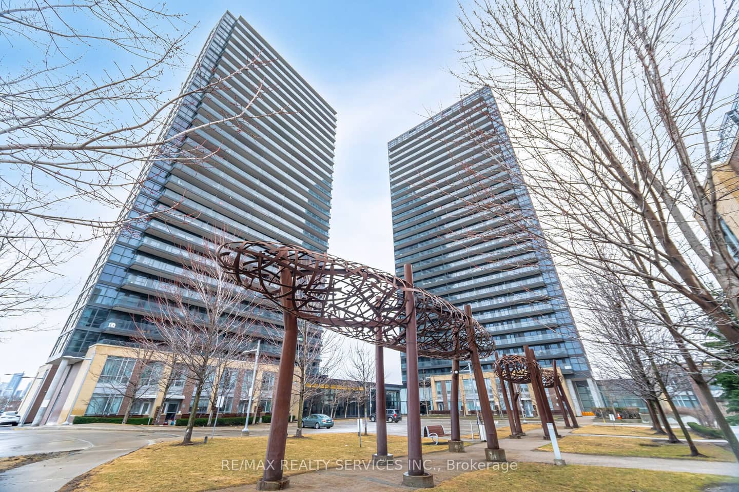 29 Singer Court 1910, Toronto, ON M2K 0B3
