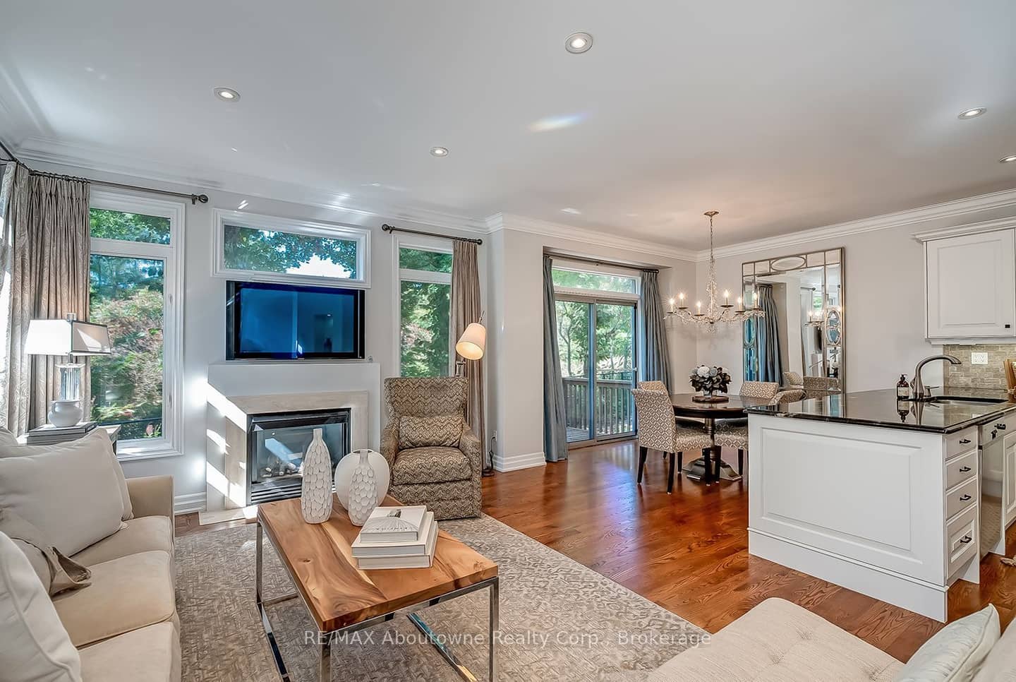 2351 Woodfield Road, Oakville, ON L6H 6Y6