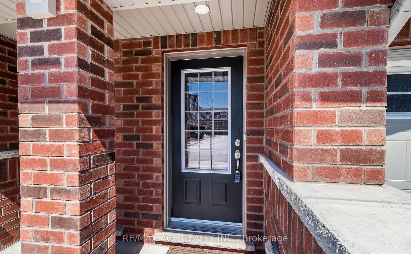2560 Barbarolli Path 109, Oshawa, ON L1L 0P9