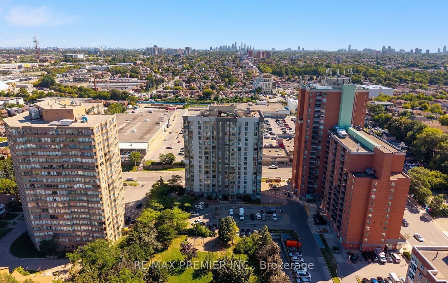2470 Eglinton Avenue W 209, Toronto, ON M6M 5E7